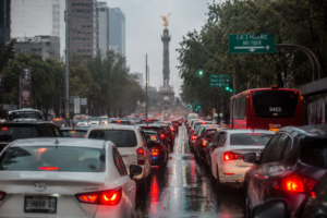 Tráfico y lluvia complicarán traslados este sábado en CDMX